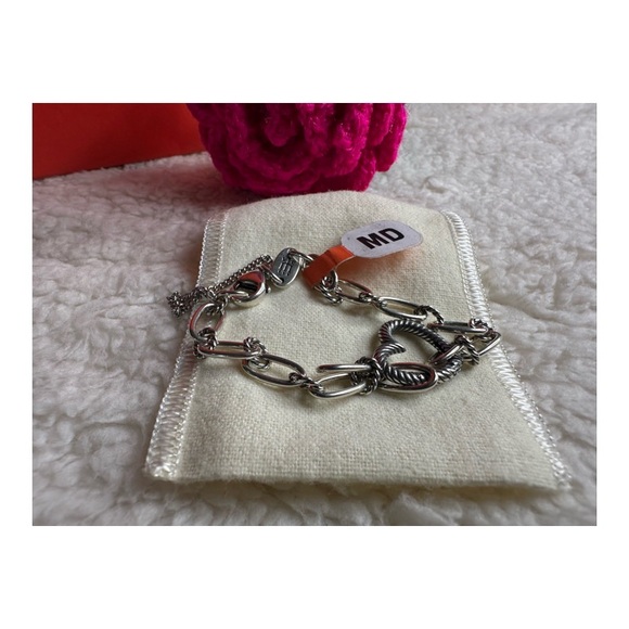 James Avery Changeable
Heart Charm Bracelet  médium 
Sterling Silver - Picture 2 of 4